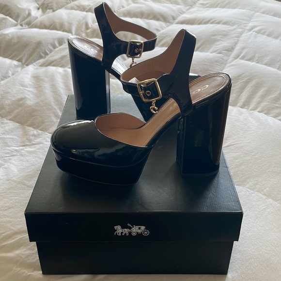 COACH Isabella black patent leather women’s size 8 - Picture 1 of 7